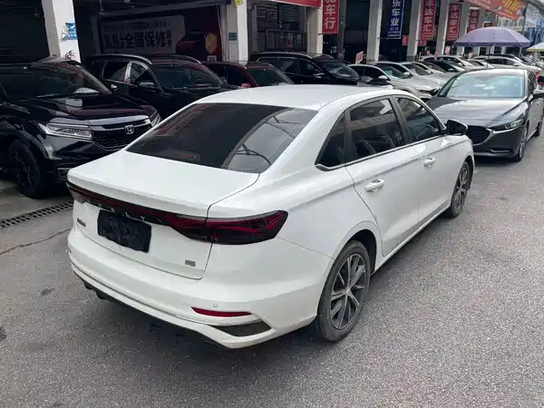 Geely Emgrand 2023