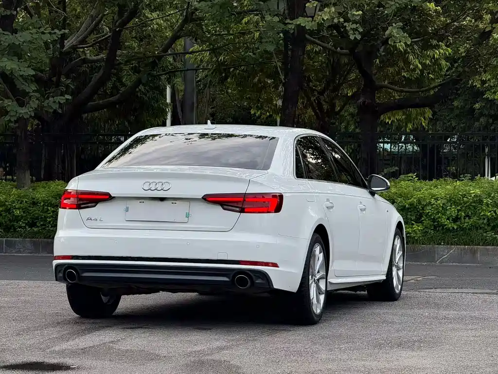 Audi A4L 2017 — фото 8