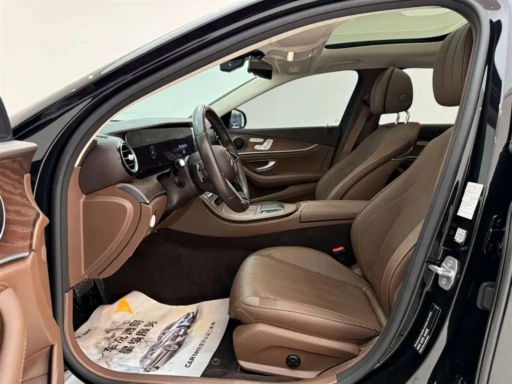 Mercedes-Benz E-Class 2023 — фото 15