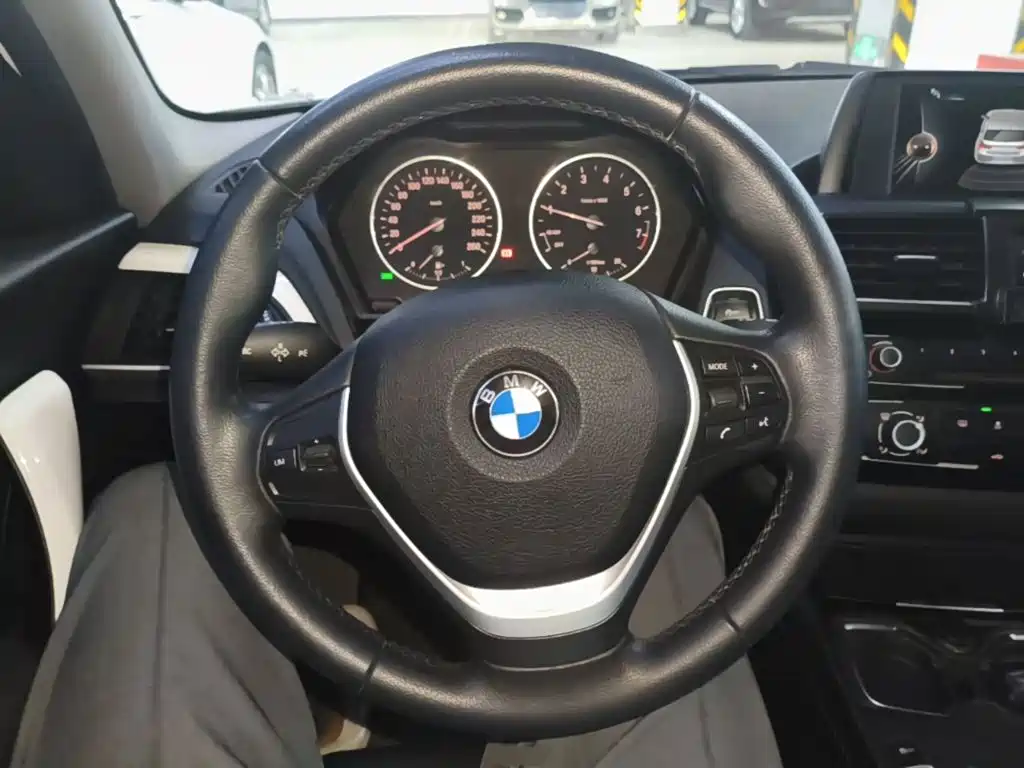 BMW 1 Series 2016 — фото 11