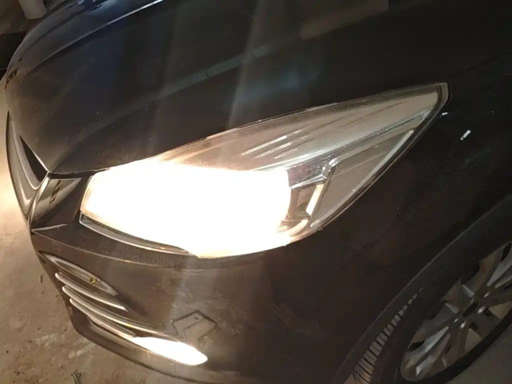 Ford Kuga 2015 — фото 24
