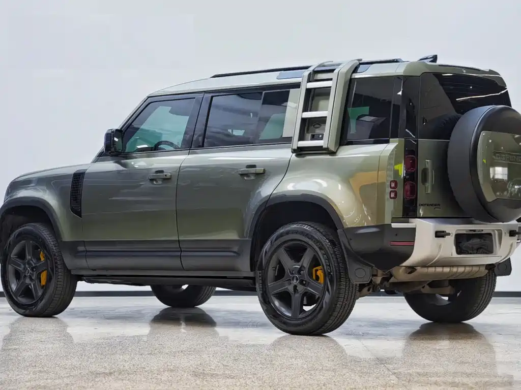 Land Rover Defender 2021 — фото 10