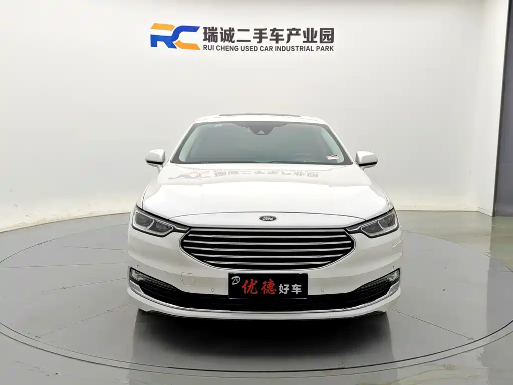 Ford Taurus 2019 — фото 2