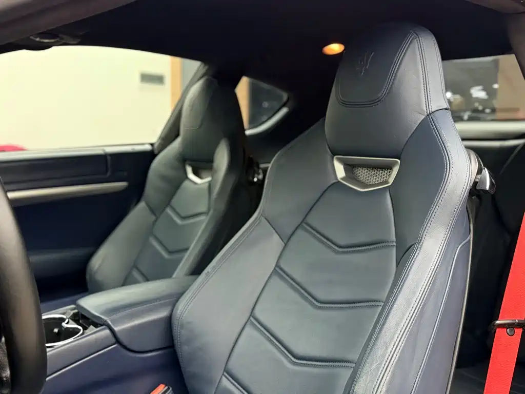 Maserati GranTurismo 2015 — фото 15