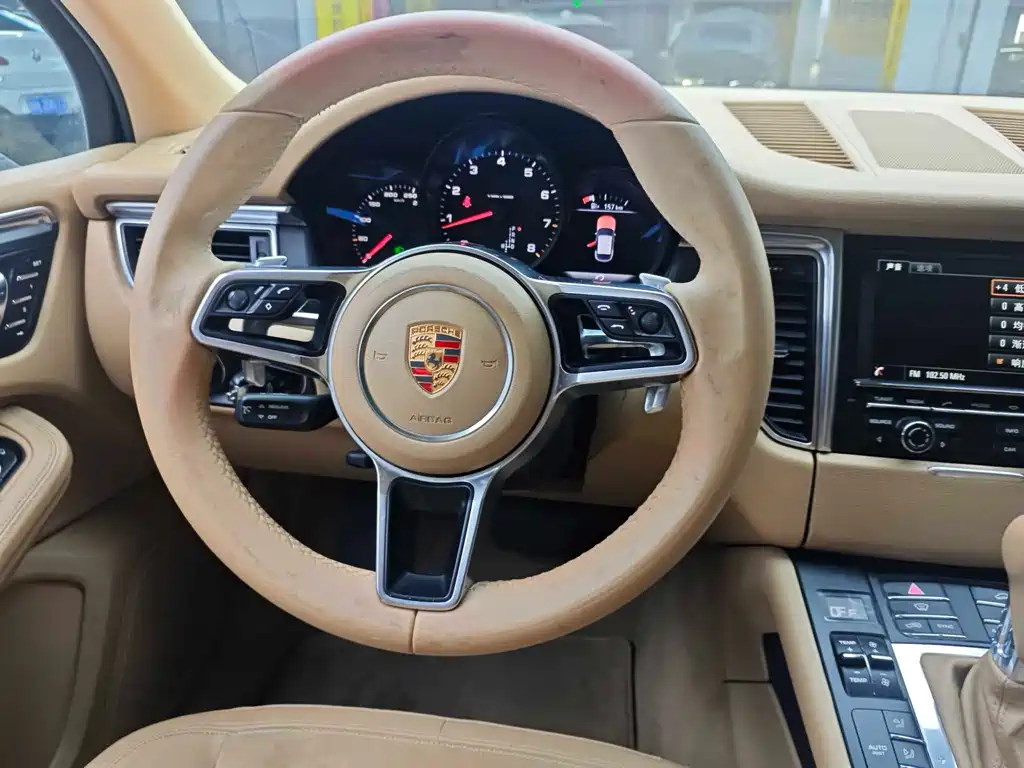 Porsche Macan 2015 — фото 12
