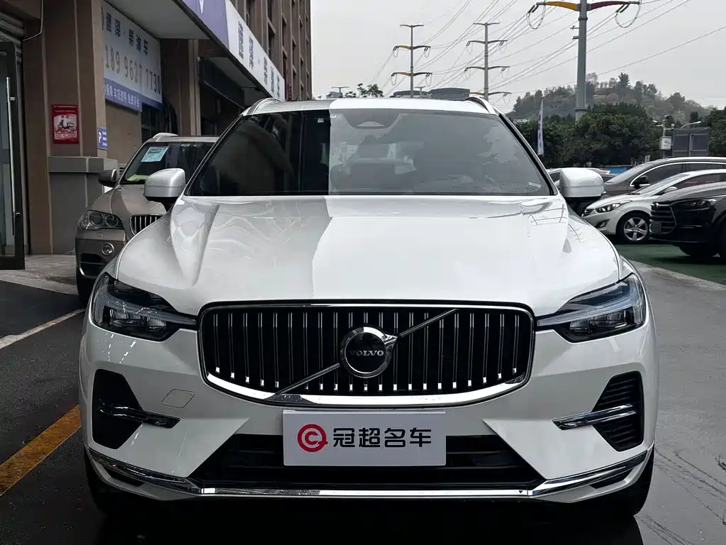Volvo XC60 2022 — фото 2