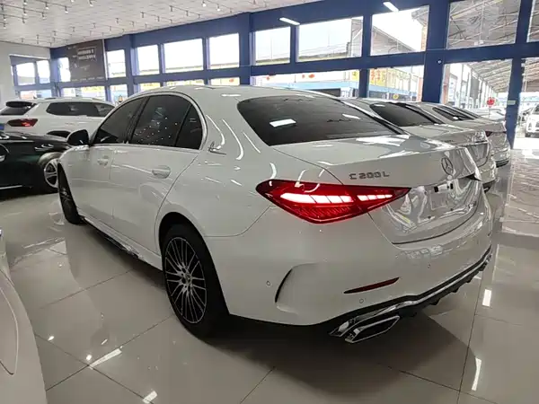 Mercedes-Benz C-Class 2024