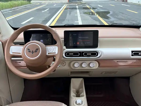 Wuling Hongguang MINIEV 2024