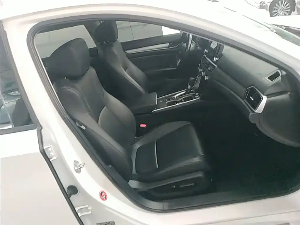 Honda Accord 2020 — фото 25