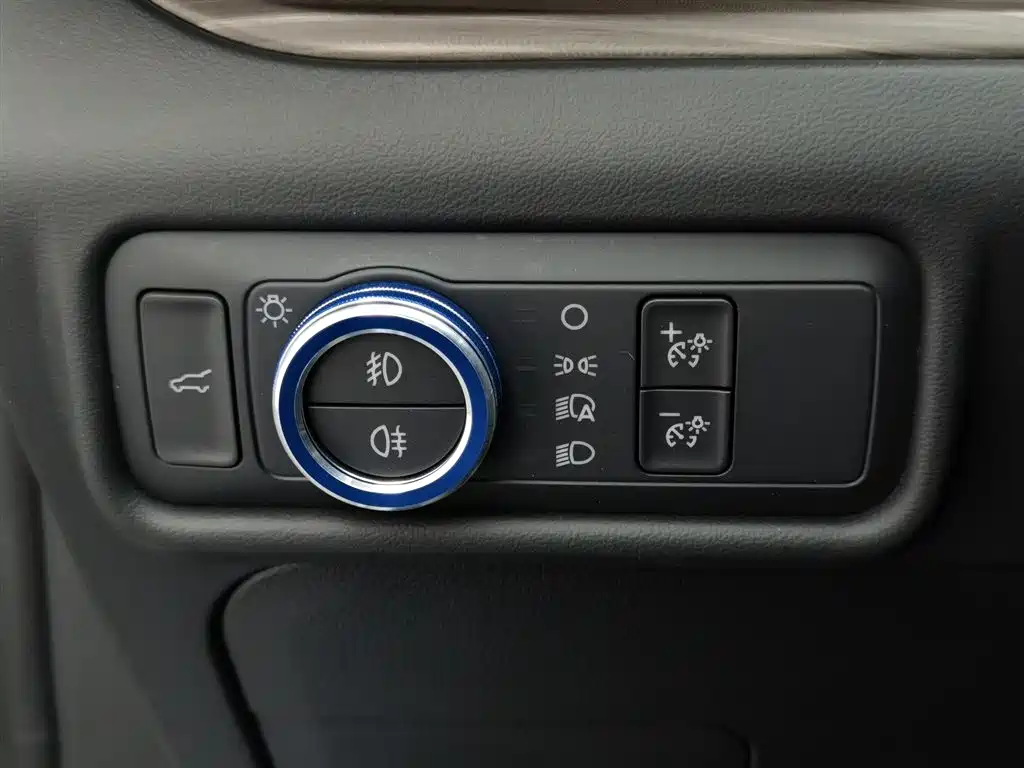 Ford Explorer 2021 — фото 21