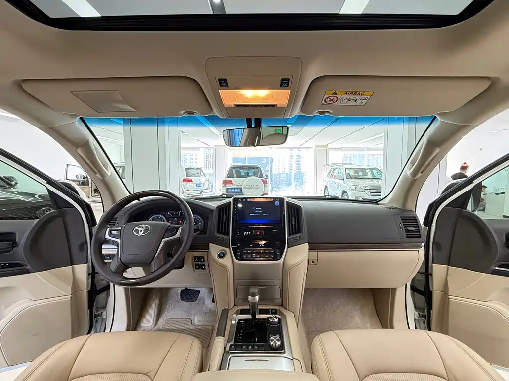 Toyota Land Cruiser 2020 — фото 14