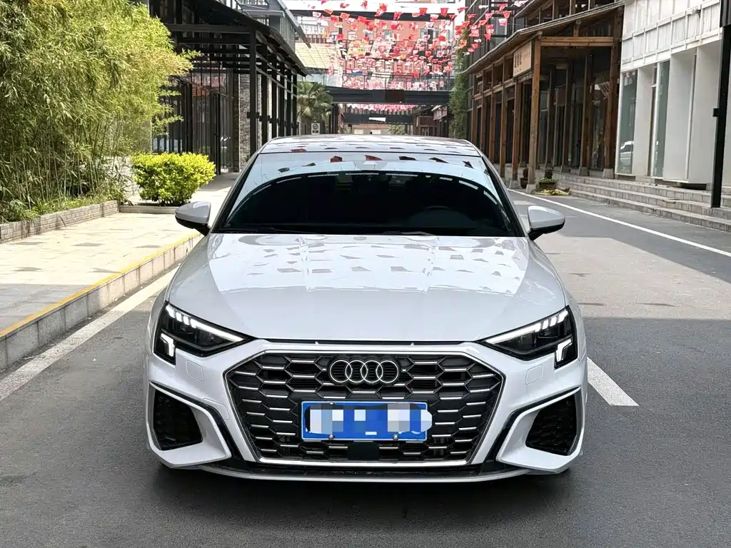 Audi A3 2024 — фото 2