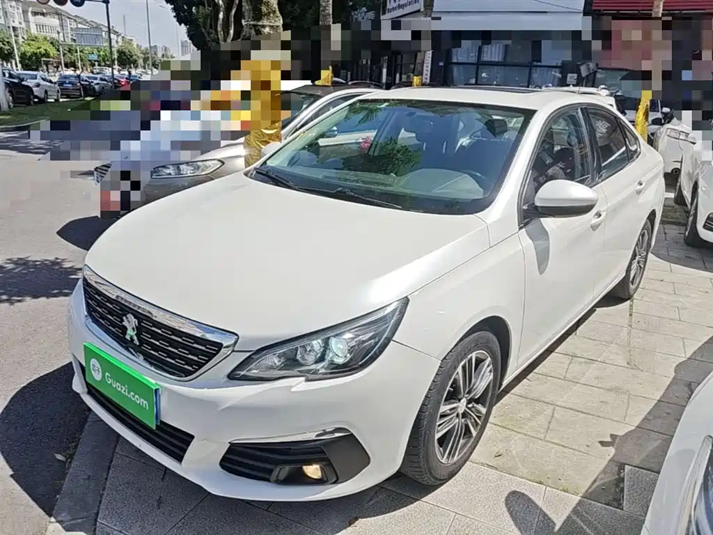 Peugeot 308 2018 — фото 1