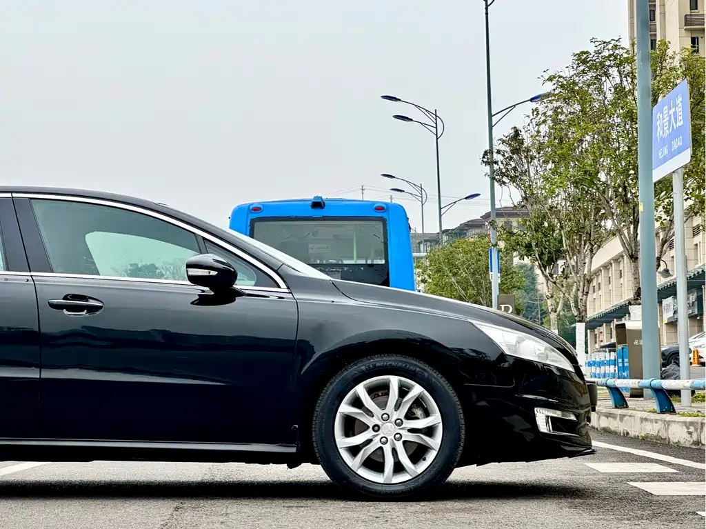 Peugeot 508 2013 — фото 12