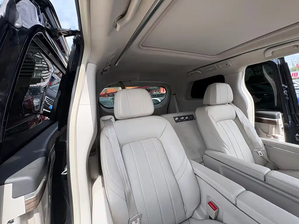 GAC Trumpchi M8 2018 — фото 13