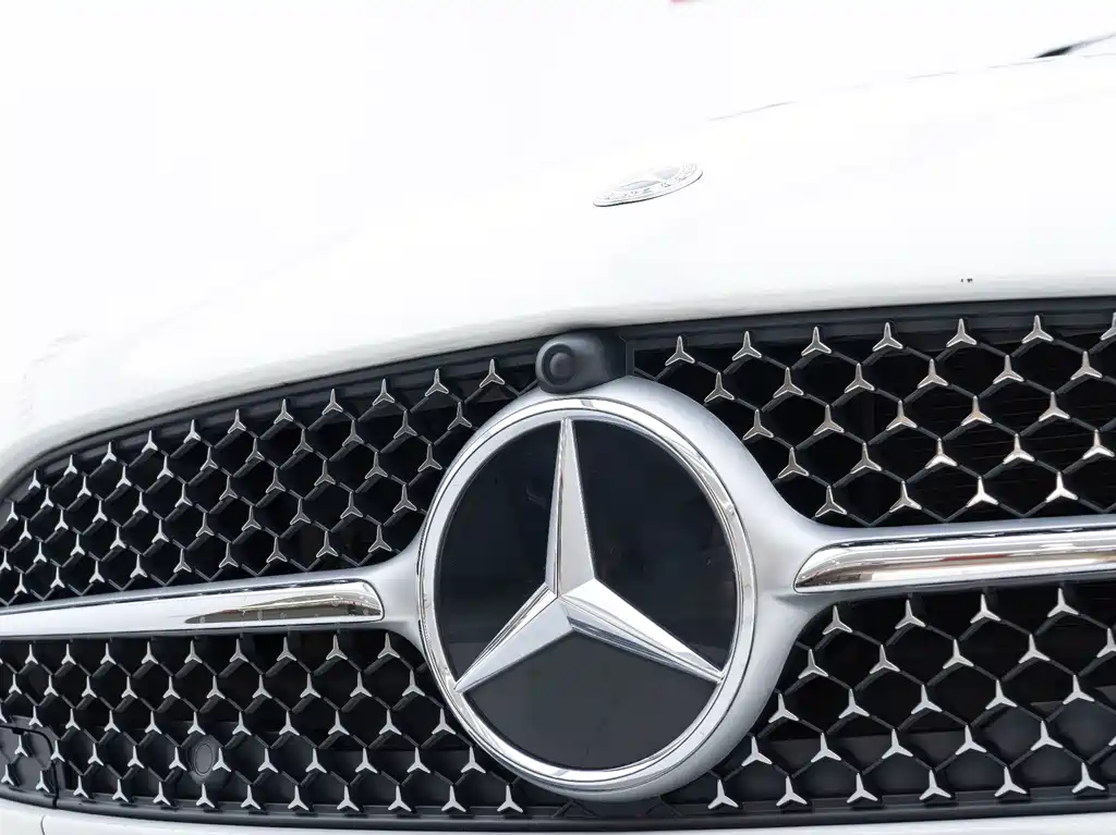 Mercedes-Benz C-Class 2023 — фото 33