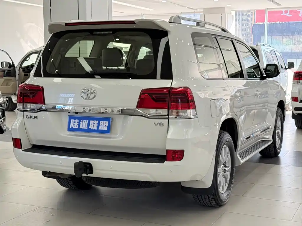 Toyota Land Cruiser 2020 — фото 15