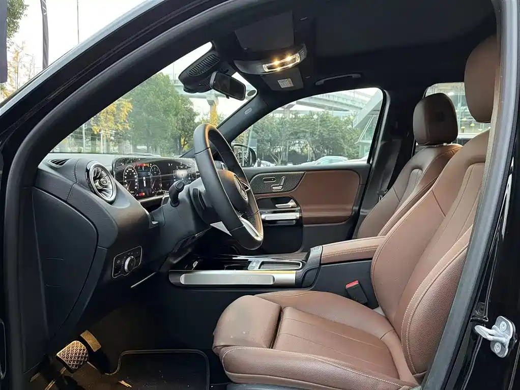 Mercedes-Benz GLB 2024 — фото 14