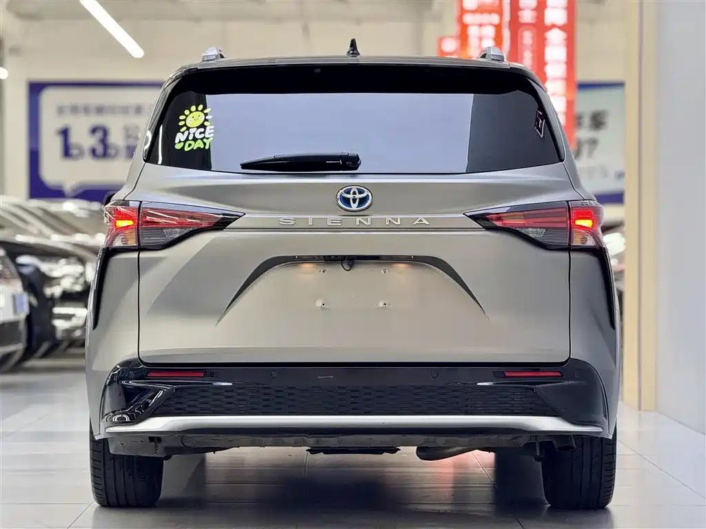 Toyota Sienna 2022 — фото 4