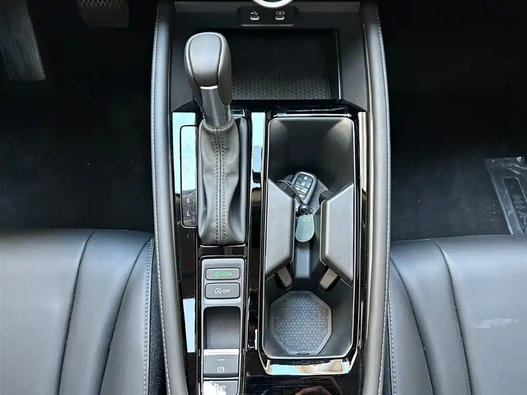 Honda Inspire 2025 — фото 15
