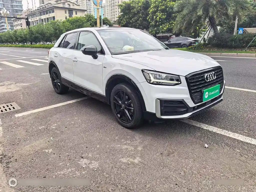 Audi Q2L 2020 — фото 4