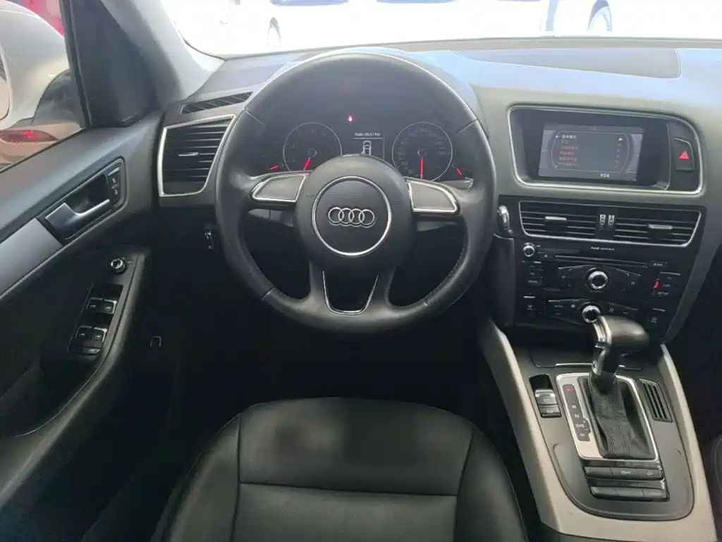 Audi Q5 2015 — фото 11