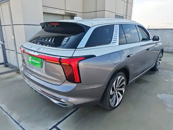 Hongqi E-HS9 2022