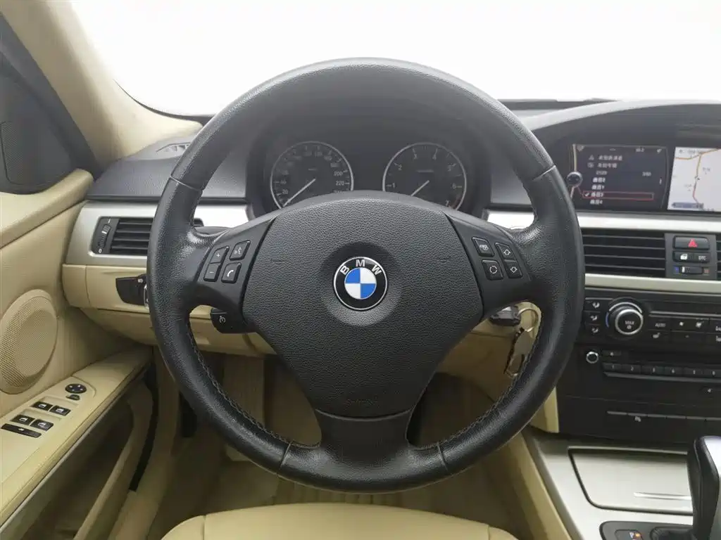 BMW 3 Series 2011 — фото 11