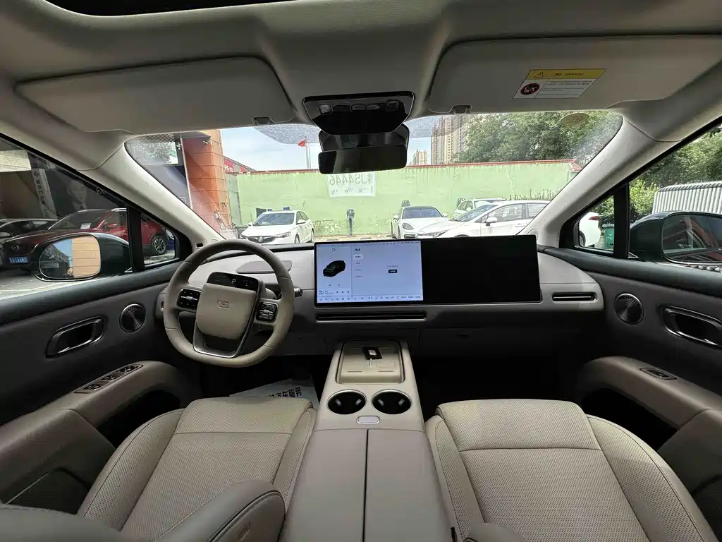 Li Auto i8 2025 — фото 14