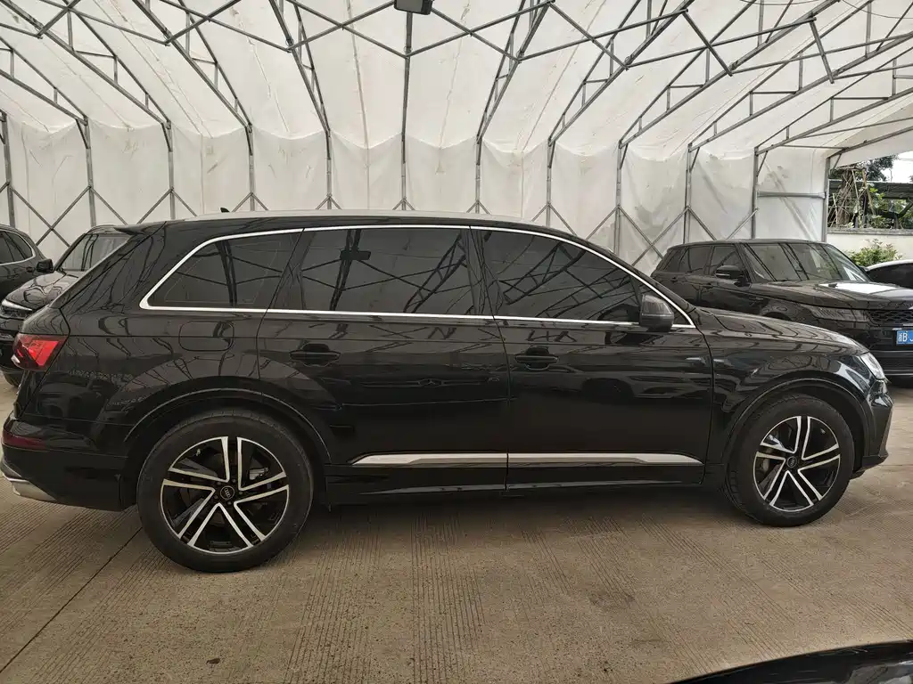 Audi Q7 2022 — фото 10