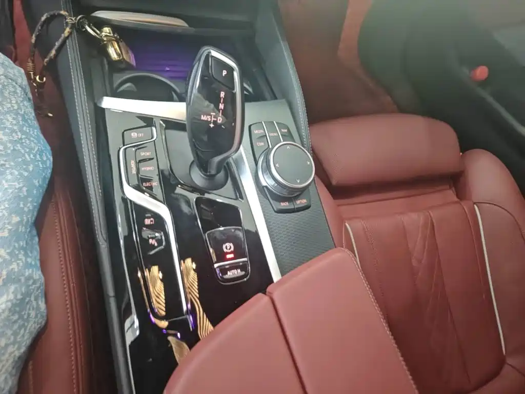 BMW 5 Series New Energy 2021 — фото 13