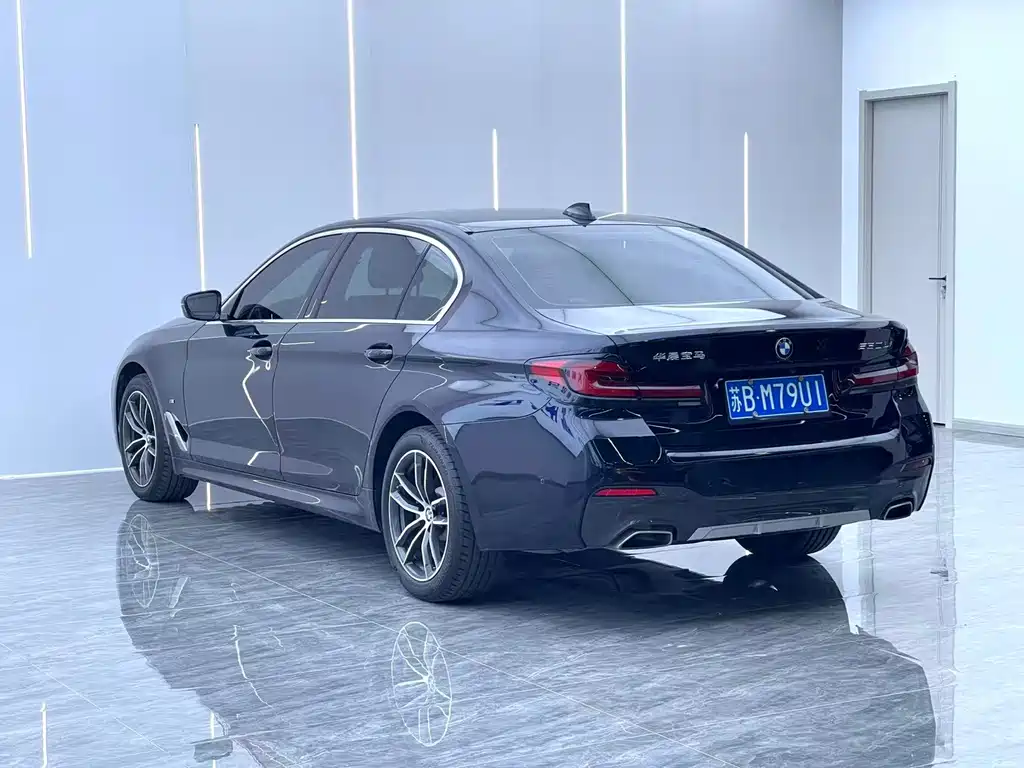 BMW 5 Series 2022 — фото 15