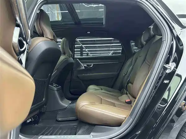 Volvo S90 Plug-In Hybrid 2024