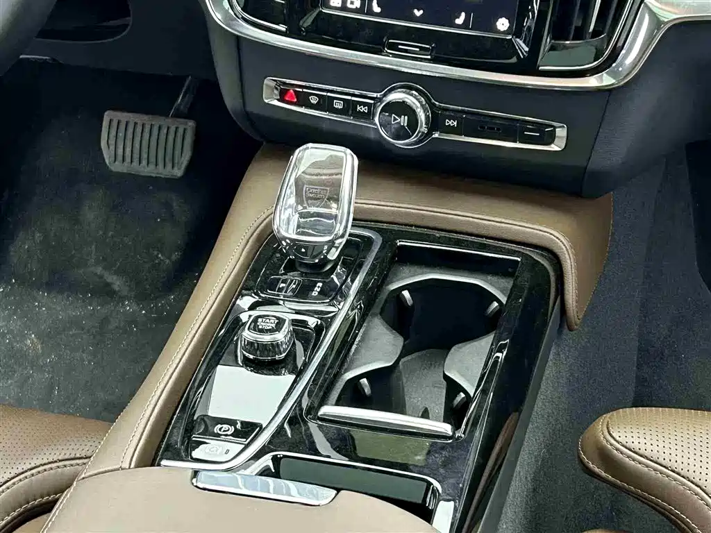 Volvo S90 PHEV 2024 — фото 10