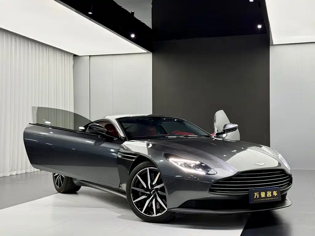Aston Martin DB11 2020 — фото 8