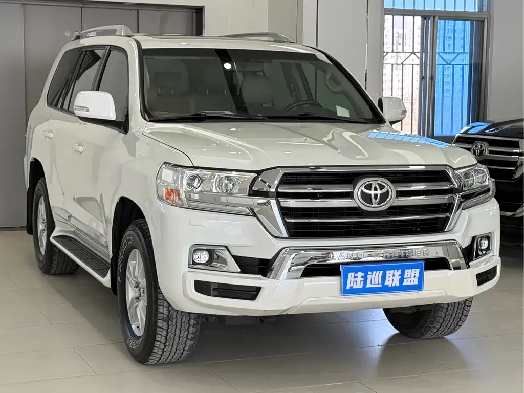 Toyota Land Cruiser 2020 — фото 2