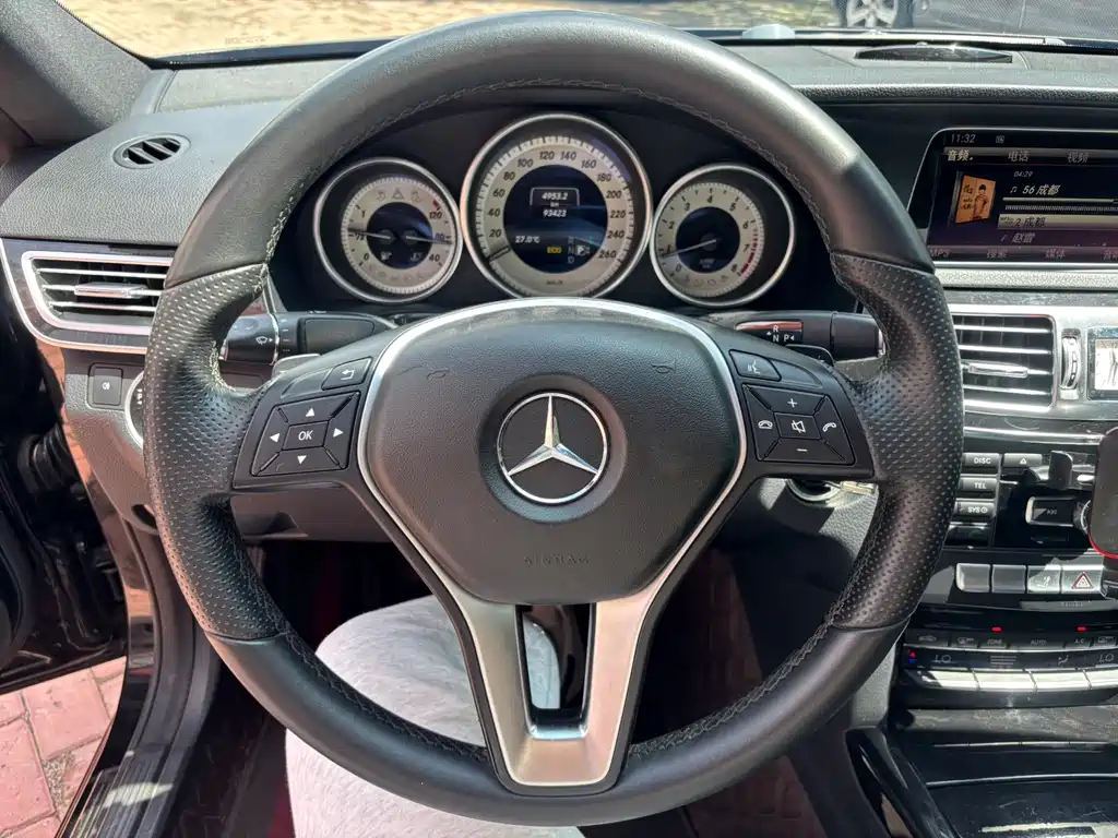 Mercedes-Benz E-Class 2014 — фото 9