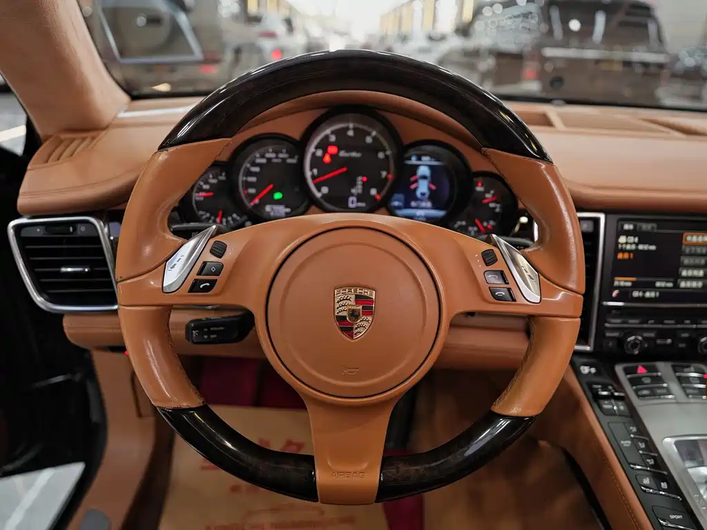 Porsche Panamera 2016 — фото 24