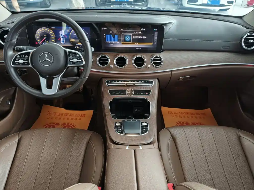 Mercedes-Benz E-Class 2019 — фото 12