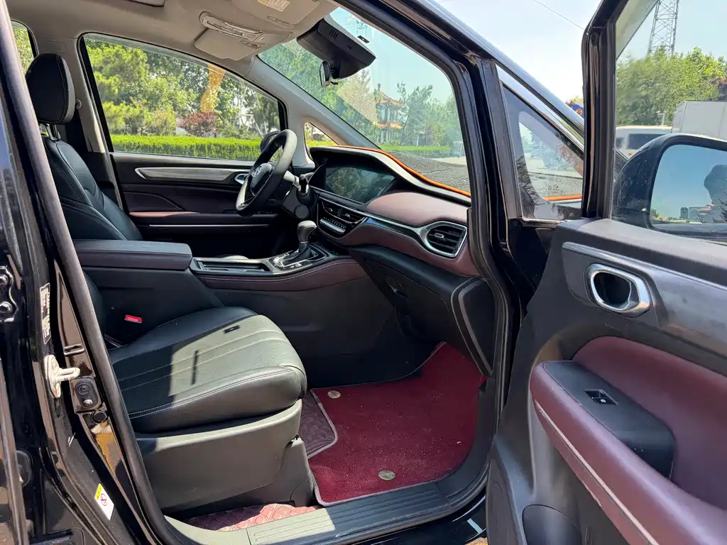 GAC Motor Trumpchi M6 2021 — фото 8