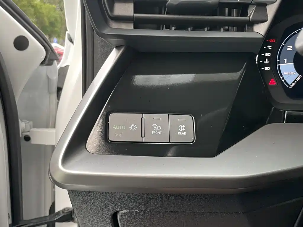 Audi A3 2023 — фото 21
