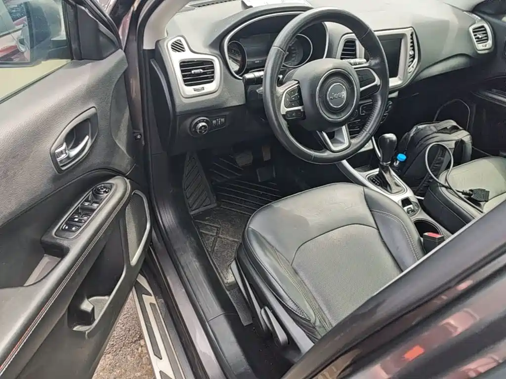 Jeep Compass 2019 — фото 16