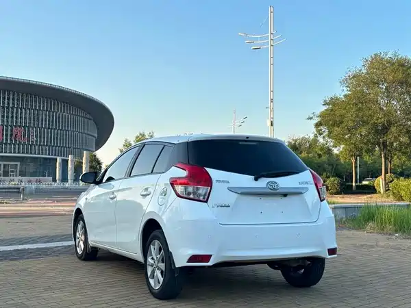 Toyota Yaris L 2014