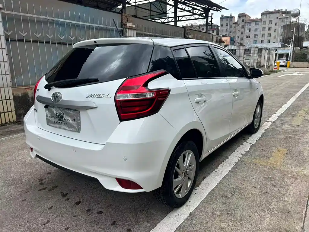 Toyota Yaris L 2018 — фото 8