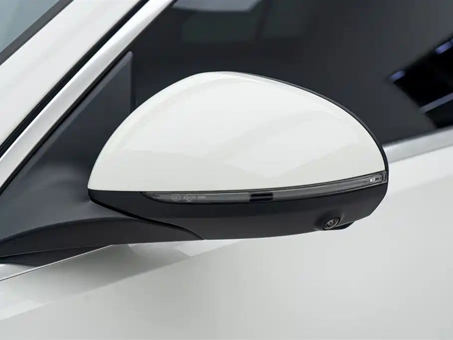 Mercedes-Benz C-Class 2025 — фото 12