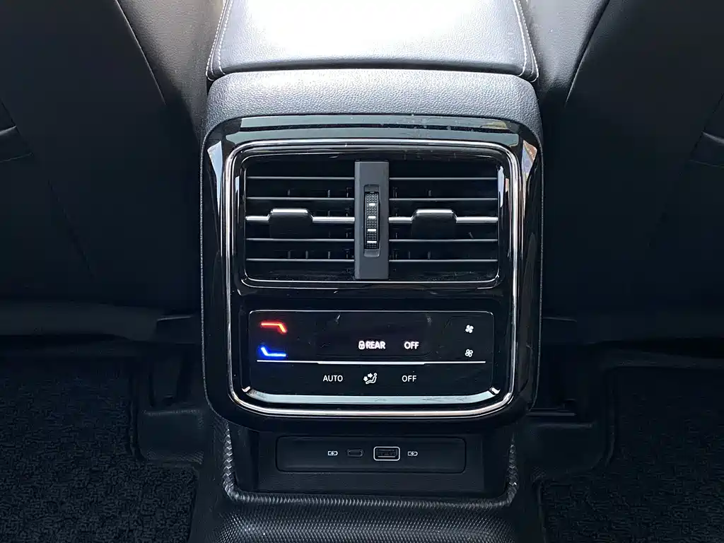 Volkswagen Passat 2023 — фото 13