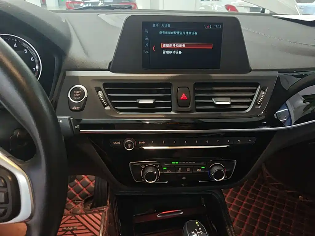BMW 1 Series 2018 — фото 13