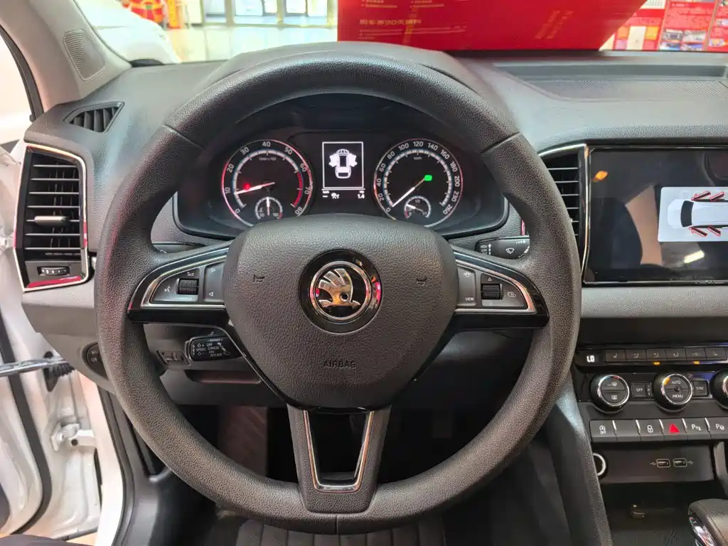 Skoda Karoq 2021 — фото 13