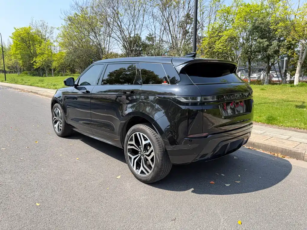Land Rover Evoque 2023 — фото 11
