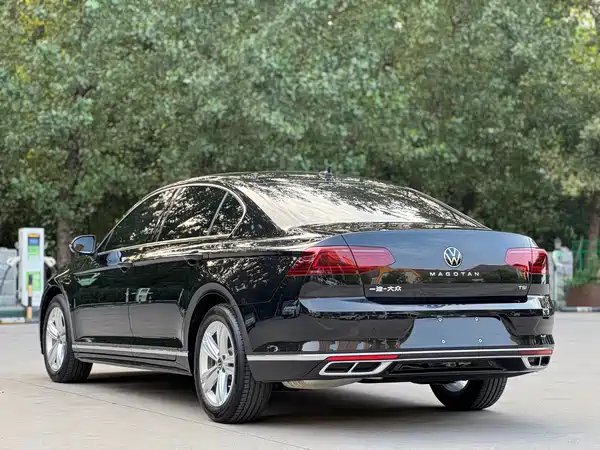 Volkswagen Magotan 2025